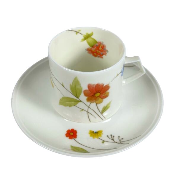 Mikasa Bone China Japan 1974-1996 Retired 'Just Flowers' Flat Cup & Saucer Set - Picture 1 of 8